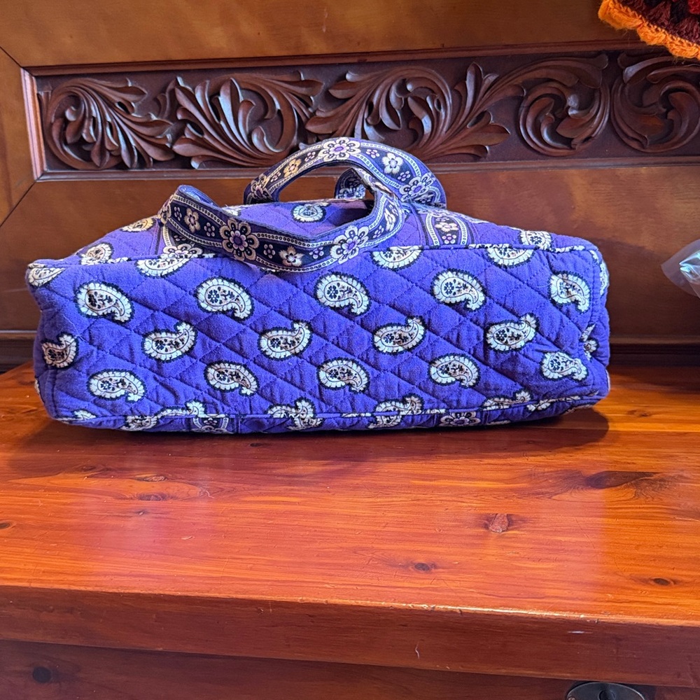 Vera Bradley tote bag in the retired "Simply Violet" pattern. Great condition - Picture 5 of 7